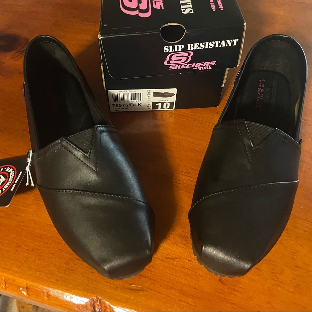 Skechers Kincaid II, size 10 brand new in box. Slip resistant work shoes.